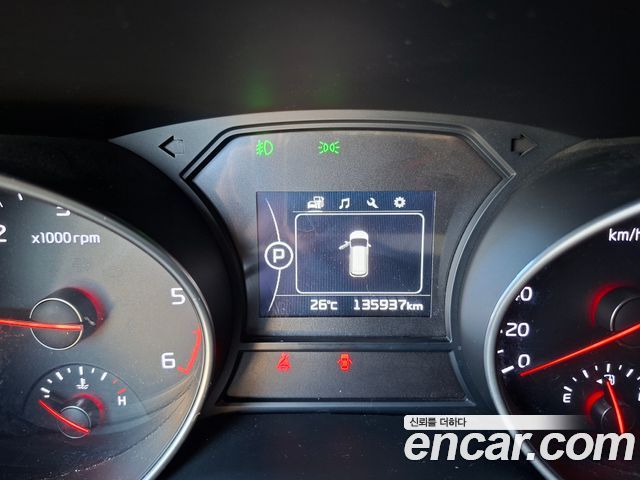 Kia Canival 2015 — photo 12