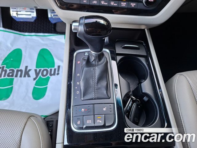 Kia Canival 2015 — photo 13