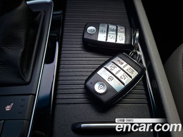 Kia Canival 2015 — photo 16
