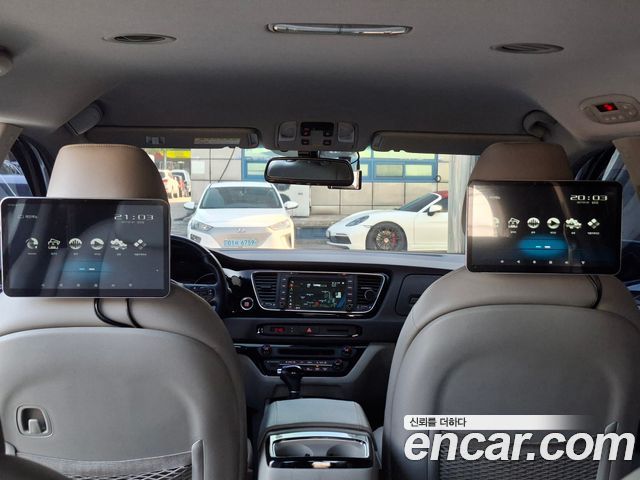Kia Canival 2015 — photo 9