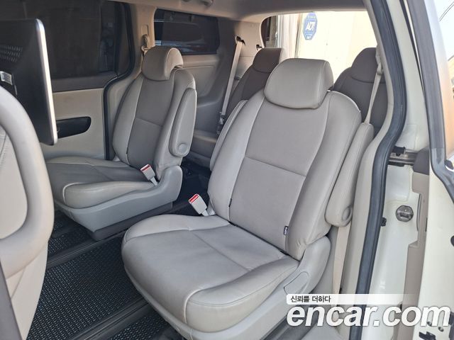 Kia Canival 2015 — photo 10