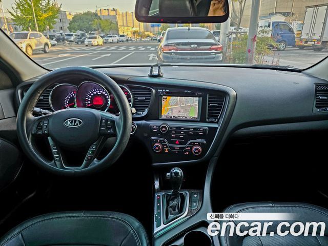 Kia K5 2011 — photo 9