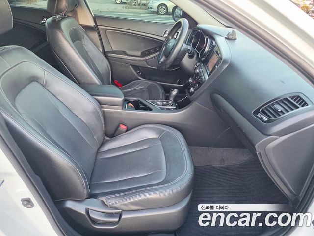 Kia K5 2011 — photo 12