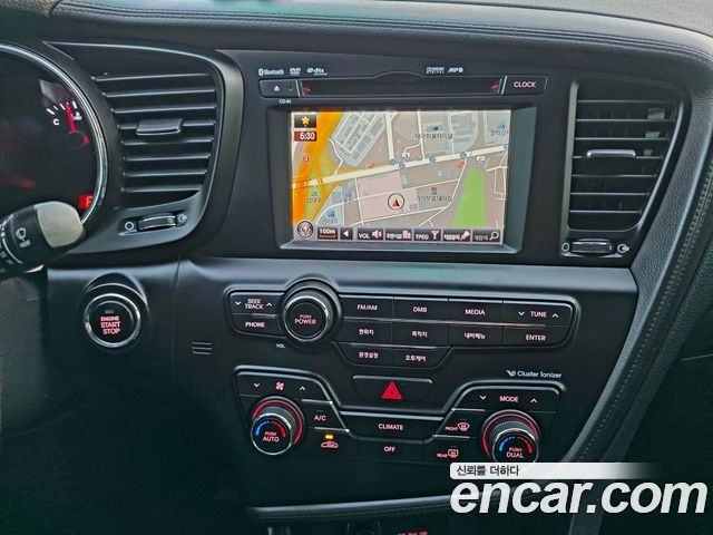 Kia K5 2011 — photo 15
