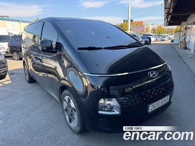 Hyundai Staria 2022 — photo 3