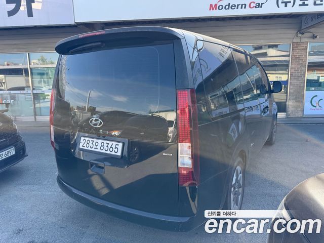Hyundai Staria 2022 — photo 5