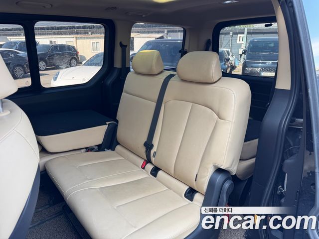 Hyundai Staria 2022 — photo 9