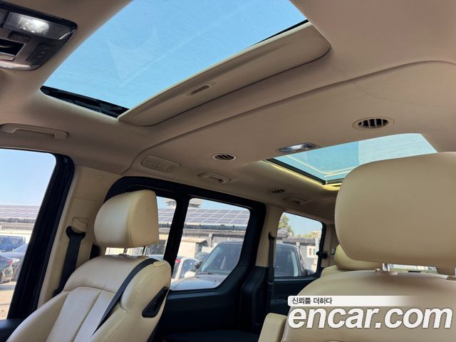 Hyundai Staria 2022 — photo 11