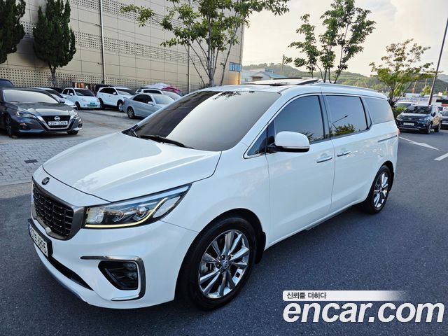 Kia Canival 2019 — photo 1