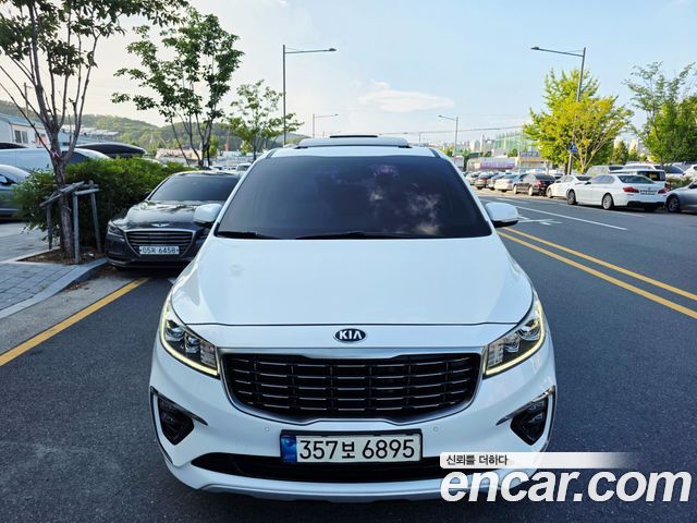 Kia Canival 2019 — photo 2