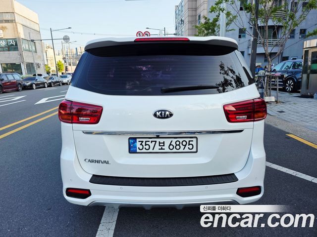 Kia Canival 2019 — photo 4