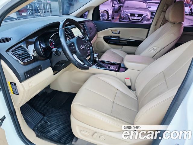 Kia Canival 2019 — photo 11
