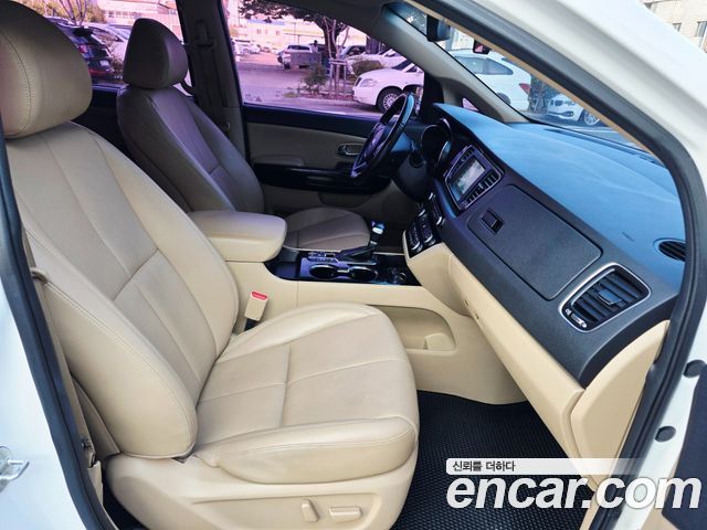 Kia Canival 2019 — photo 12