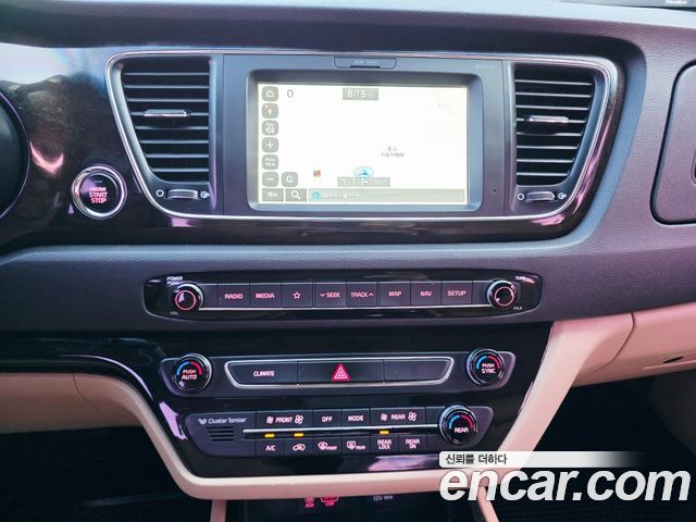 Kia Canival 2019 — photo 16
