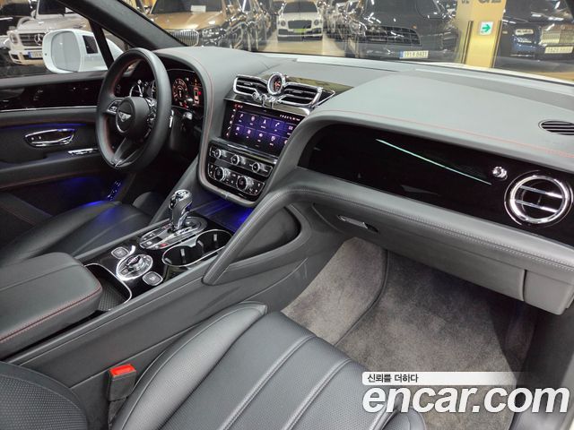 Bentley Bentayga 2024 — photo 11