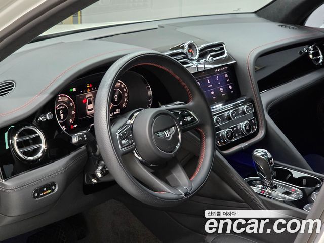 Bentley Bentayga 2024 — photo 16