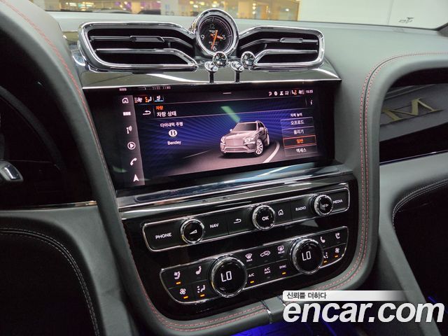 Bentley Bentayga 2024 — photo 18