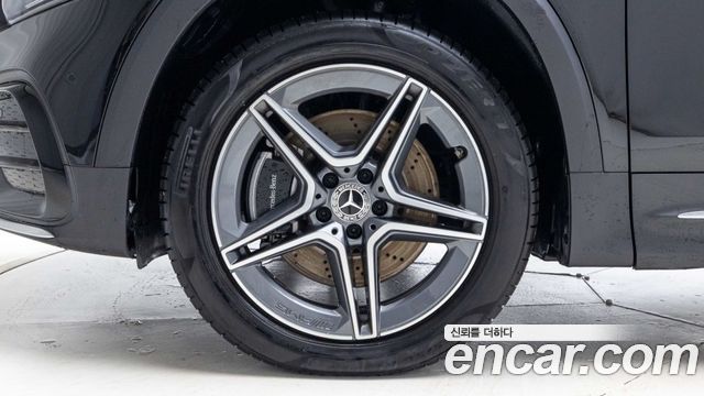 Mercedes-Benz GLB-Class 2026 — photo 5