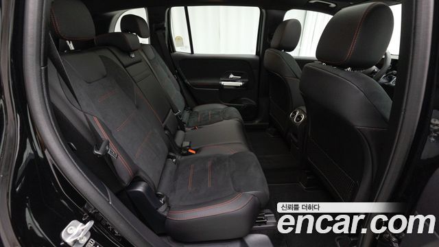 Mercedes-Benz GLB-Class 2026 — photo 10