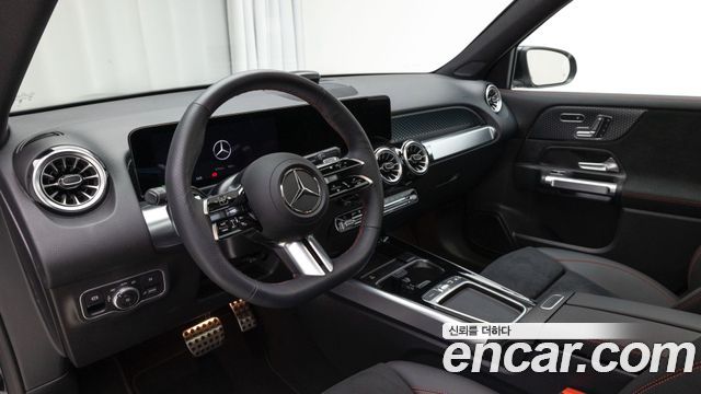 Mercedes-Benz GLB-Class 2026 — photo 13