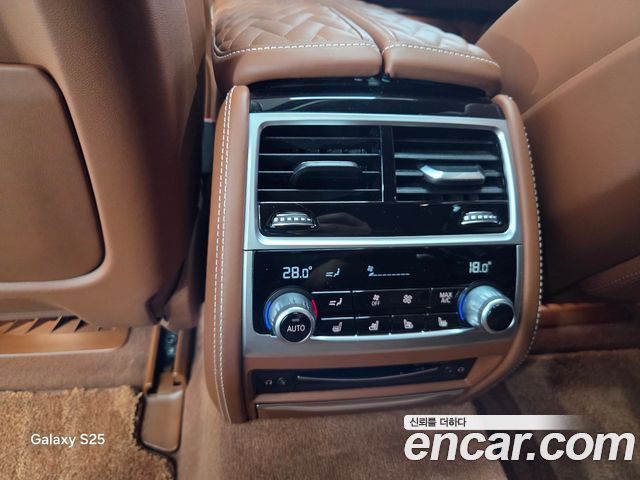 BMW 7-Series 2022 — photo 19