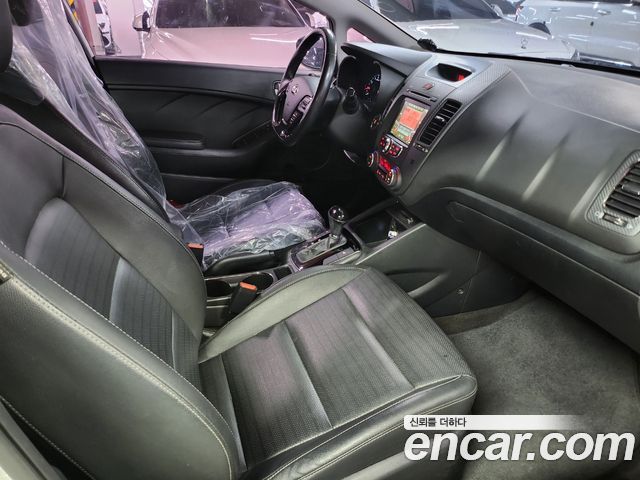 Kia K3 2017 — photo 9