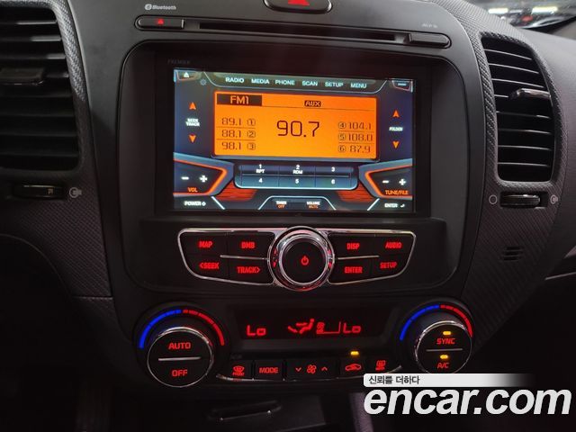 Kia K3 2017 — photo 13