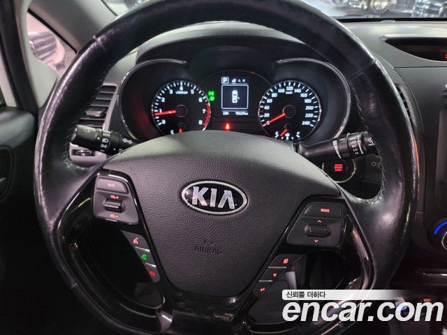 Kia K3 2017 — photo 14