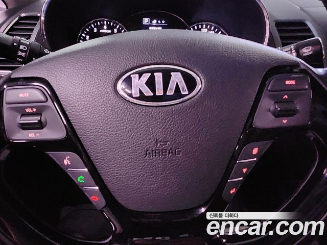Kia K3 2017 — photo 16