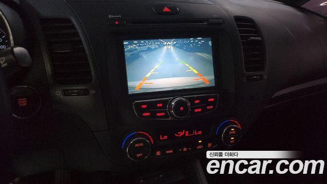 Kia K3 2017 — photo 18
