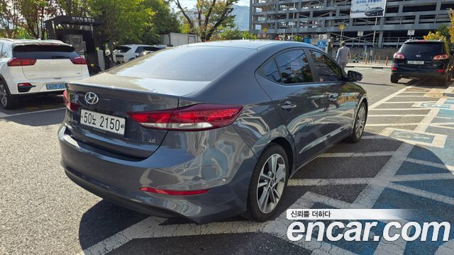 Hyundai AVANTE 2018 — photo 7