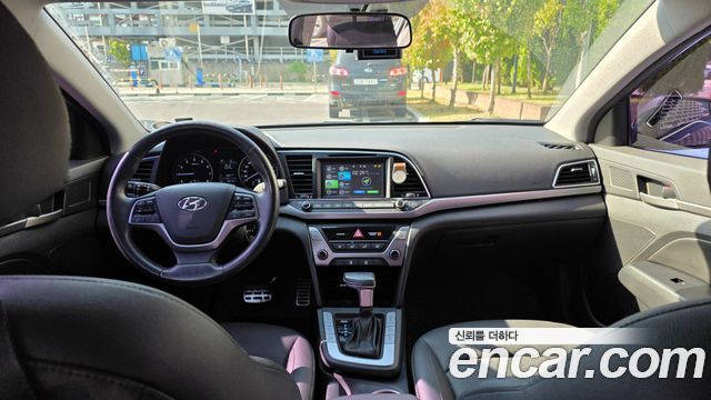 Hyundai AVANTE 2018 — photo 12