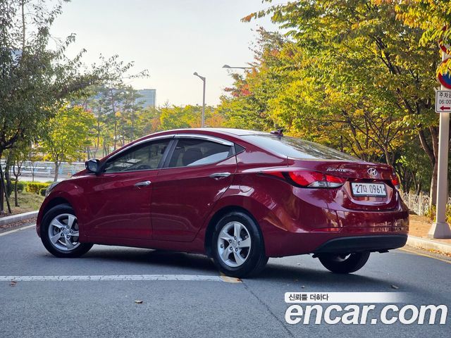 Hyundai AVANTE 2016 — photo 19