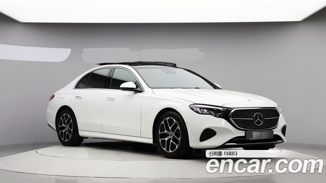 Mercedes-Benz E-Class 2024 — photo 3