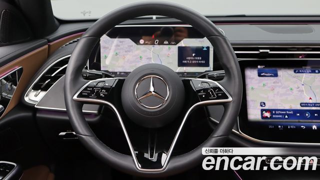 Mercedes-Benz E-Class 2024 — photo 11