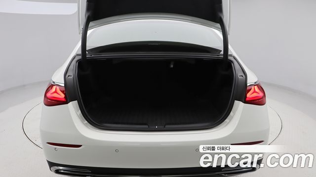 Mercedes-Benz E-Class 2024 — photo 19
