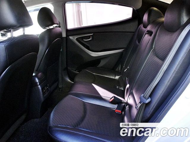Hyundai AVANTE 2016 — photo 6