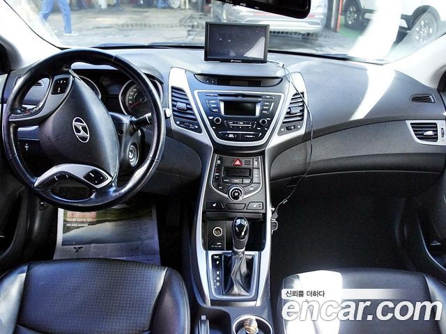 Hyundai AVANTE 2016 — photo 7
