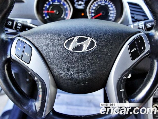 Hyundai AVANTE 2016 — photo 8