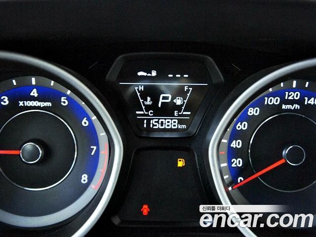 Hyundai AVANTE 2016 — photo 9
