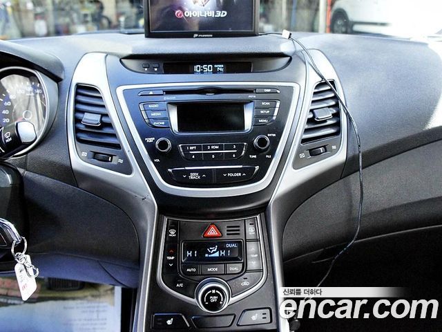 Hyundai AVANTE 2016 — photo 10