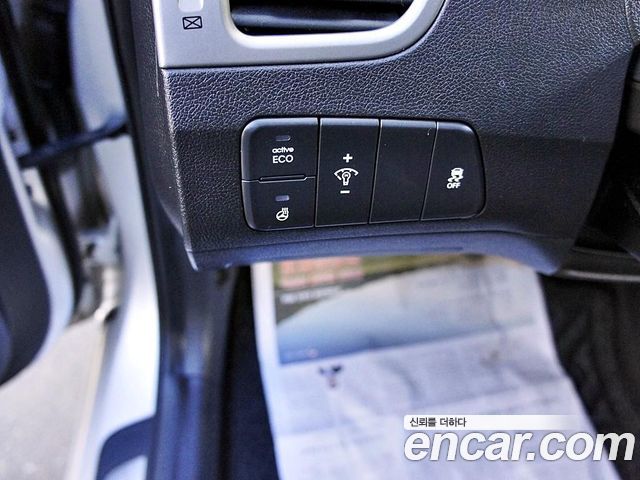 Hyundai AVANTE 2016 — photo 14