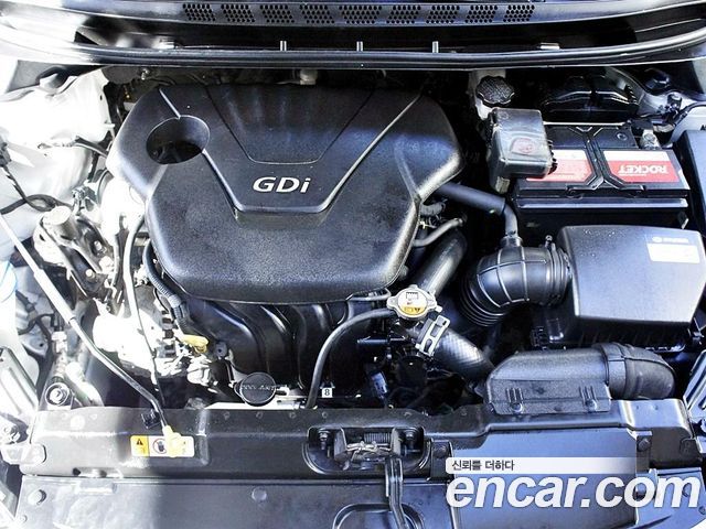Hyundai AVANTE 2016 — photo 19
