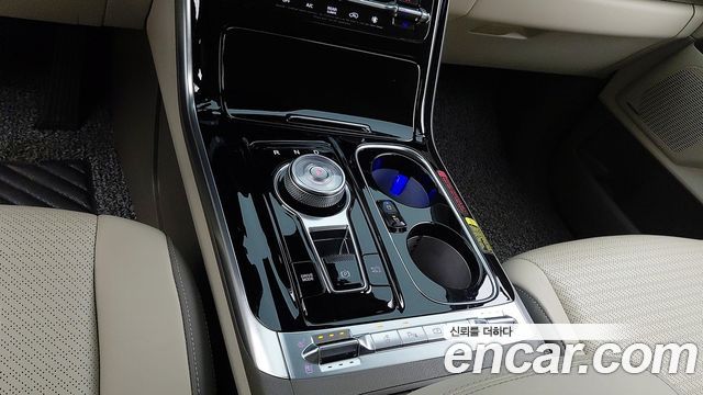Kia Canival 2023 — photo 9