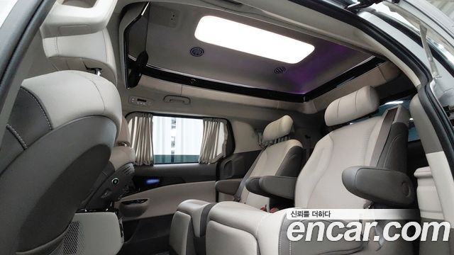 Kia Canival 2023 — photo 12