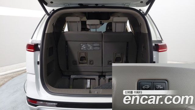 Kia Canival 2023 — photo 17
