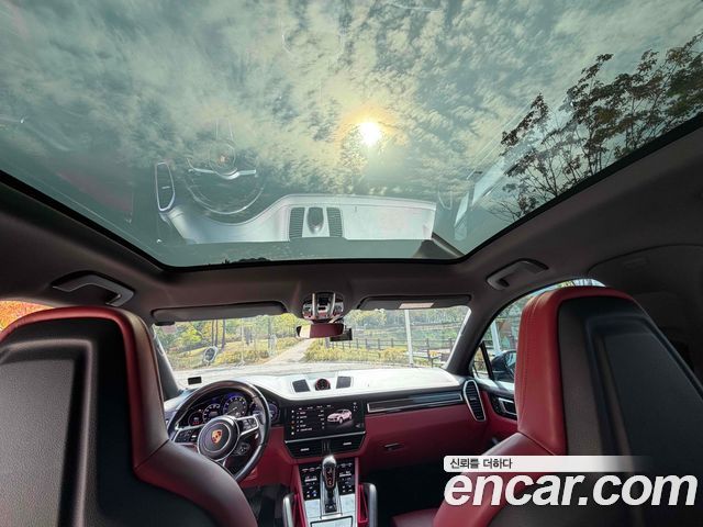 Porsche Cayenne 2022 — photo 11