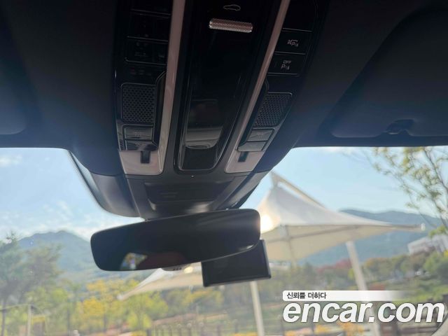 Porsche Cayenne 2022 — photo 16