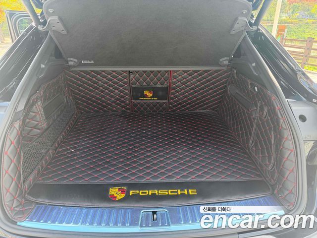 Porsche Cayenne 2022 — photo 18