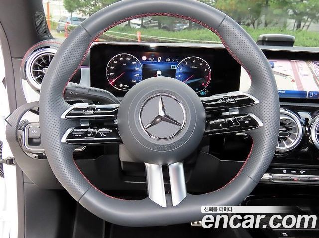 Mercedes-Benz CLA-Class 2026 — photo 8